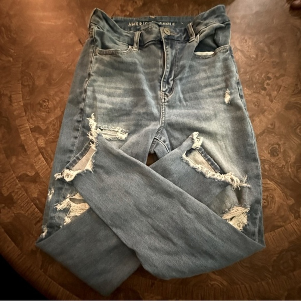 American Eagle Outfitters Next Level Stretch Blue Distressed Jeans EUC Sz 8 Reg